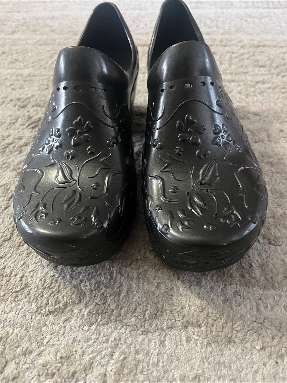 Dansko Pixie EVA Molded Black Floral Embossed Professional Clog 39 - Picture 2 of 8